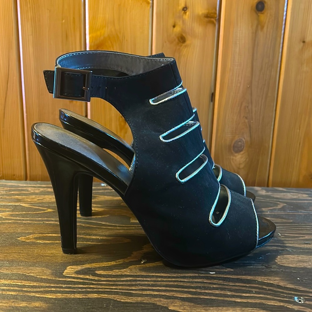 Black & Silver Ankle Strap Heels — Size: 8